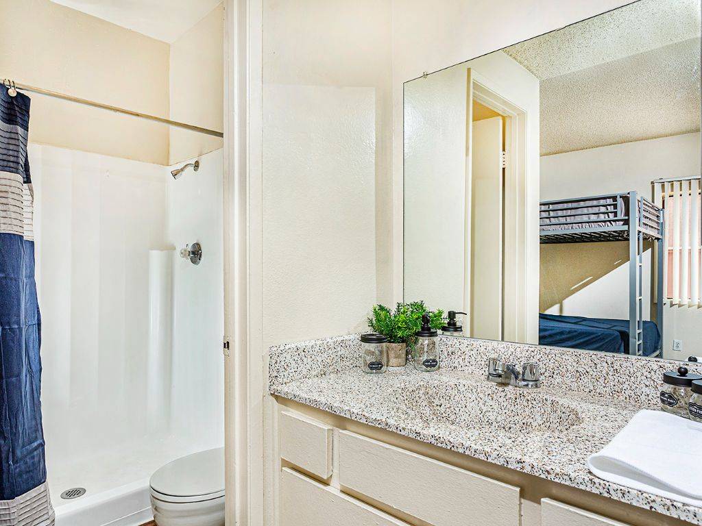 Apartments for Rent near UCR Summer Meadows Photos